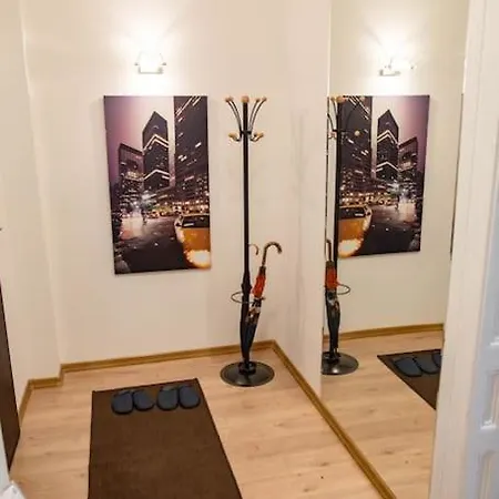 Urban In Center Apartment
